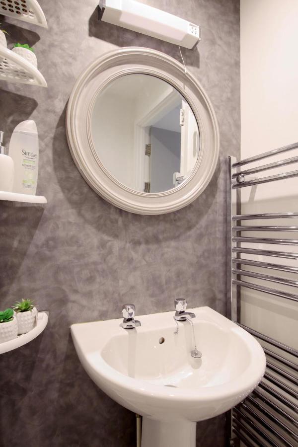 Apartment In The Heart Of *